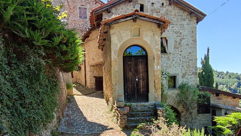 La Scola medieval hamlet